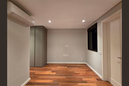 Casa à venda com 550m², 4 quartos e 4 vagasSuíte 1