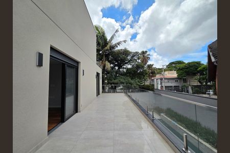 Casa à venda com 550m², 4 quartos e 4 vagasVaranda suítes 2 e 3