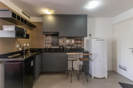 Cozinha de apartamento para alugar com 1 quarto, 40m² em Moema, São Paulo