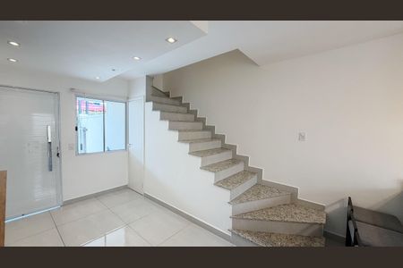 Casa para alugar com 2 quartos, 80m² em Jardim Ester, São Paulo