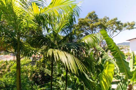 Casa à venda com 193m², 4 quartos e 3 vagas Casa à venda com 193m², 4 quartos e 3 vagasVista da Suíte 2