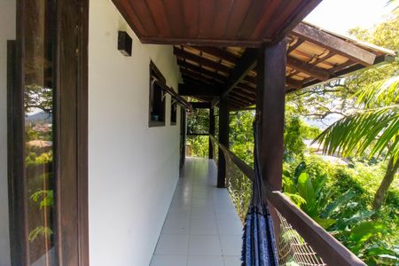 Casa à venda com 193m², 4 quartos e 3 vagas Casa à venda com 193m², 4 quartos e 3 vagasVaranda da Suíte 2