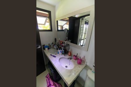 Casa à venda com 193m², 4 quartos e 3 vagas Casa à venda com 193m², 4 quartos e 3 vagasBanheiro da Suíte 1