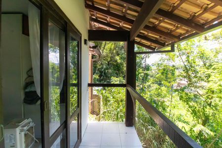 Casa à venda com 193m², 4 quartos e 3 vagas Casa à venda com 193m², 4 quartos e 3 vagasVaranda da Suíte 1