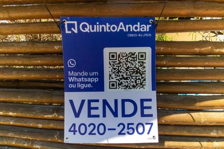 Casa à venda com 193m², 4 quartos e 3 vagas Casa à venda com 193m², 4 quartos e 3 vagasPlaquinha