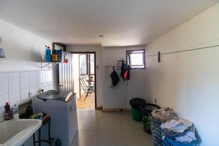 Casa à venda com 193m², 4 quartos e 3 vagas Casa à venda com 193m², 4 quartos e 3 vagasÁrea de Serviço