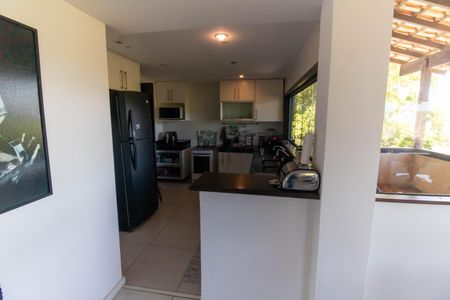 Casa à venda com 193m², 4 quartos e 3 vagas Casa à venda com 193m², 4 quartos e 3 vagasCozinha