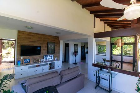 Casa à venda com 193m², 4 quartos e 3 vagas Casa à venda com 193m², 4 quartos e 3 vagasSala