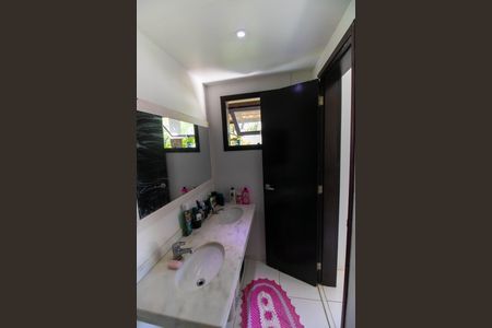 Casa à venda com 193m², 4 quartos e 3 vagas Casa à venda com 193m², 4 quartos e 3 vagasBanheiro da Suíte 2