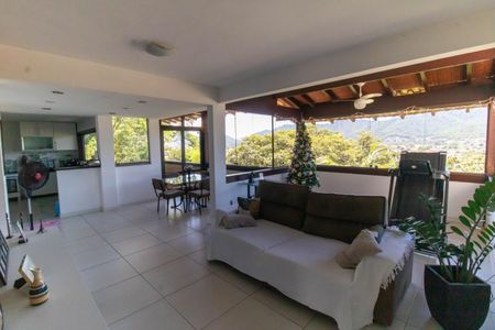 Sala de casa à venda com 4 quartos, 193m² em Itaipu, Niterói