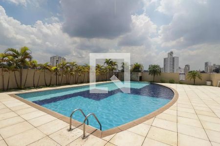 Apartamento à venda com 70m², 3 quartos e 2 vagas Apartamento à venda com 70m², 3 quartos e 2 vagasÁrea comum - Piscina