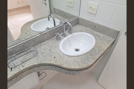 Apartamento à venda com 70m², 3 quartos e 2 vagas Apartamento à venda com 70m², 3 quartos e 2 vagasBanheiro Quarto 3
