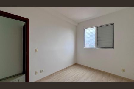 quarto  de apartamento à venda com 2 quartos, 55m² em Ouro Preto, Belo Horizonte