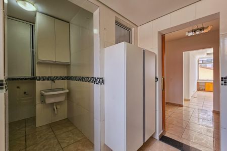 Apartamento para alugar com 138m², 3 quartos e 1 vagaÁrea de Serviço