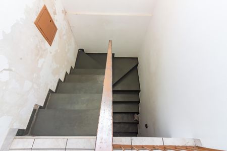 Casa à venda com 131m², 4 quartos e 3 vagasEscada