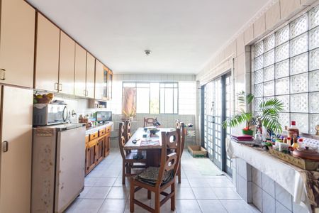 Casa à venda com 131m², 4 quartos e 3 vagasCozinha 