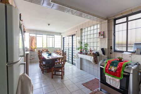 Casa à venda com 131m², 4 quartos e 3 vagasCozinha 