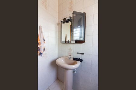 Casa à venda com 131m², 4 quartos e 3 vagasBanheiro 1