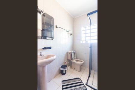 Casa à venda com 131m², 4 quartos e 3 vagasBanheiro 2