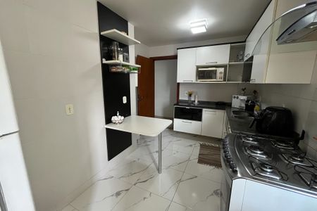 Apartamento para alugar com 75m², 2 quartos e 1 vaga Apartamento para alugar com 75m², 2 quartos e 1 vagaCozinha