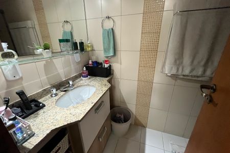 Apartamento para alugar com 75m², 2 quartos e 1 vaga Apartamento para alugar com 75m², 2 quartos e 1 vagaBanheiro da Suíte