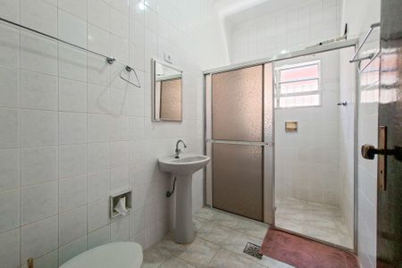 Banheiro  de casa para alugar com 3 quartos, 100m² em Jardim Imperador, Praia Grande