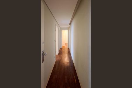 Apartamento para alugar com 110m², 3 quartos e 1 vaga Apartamento para alugar com 110m², 3 quartos e 1 vagaCorredor