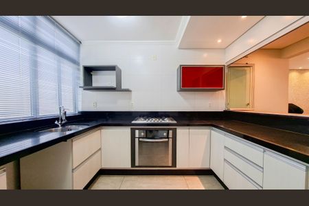 Cozinha de apartamento à venda com 3 quartos, 110m² em Santa Tereza, Belo Horizonte