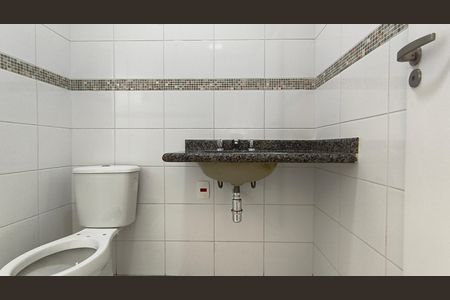 Casa para alugar com 160m², 3 quartos e 3 vagas Casa para alugar com 160m², 3 quartos e 3 vagasBanheiro Suíte 2