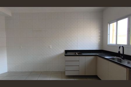 Casa para alugar com 160m², 3 quartos e 3 vagas Casa para alugar com 160m², 3 quartos e 3 vagasCozinha