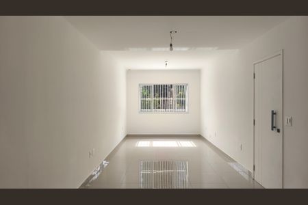 Casa para alugar com 160m², 3 quartos e 3 vagas Casa para alugar com 160m², 3 quartos e 3 vagasSala