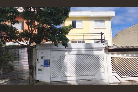 Casa para alugar com 160m², 3 quartos e 3 vagas Casa para alugar com 160m², 3 quartos e 3 vagasFachada + Plaquinha