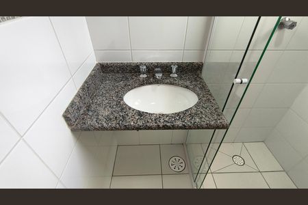 Casa para alugar com 160m², 3 quartos e 3 vagas Casa para alugar com 160m², 3 quartos e 3 vagasBanheiro Suíte 1