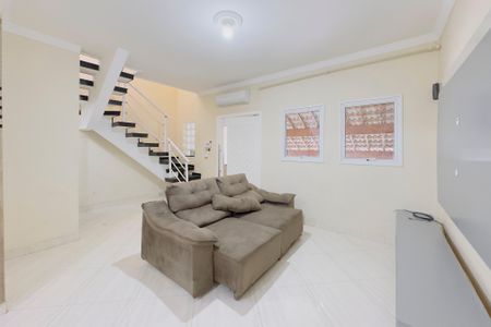 Casa para alugar com 3 quartos, 118m² em Jardim Santa Marina, Jacareí