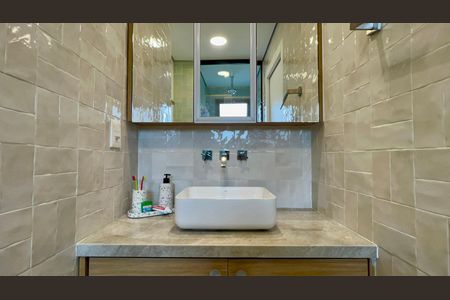 Apartamento para alugar com 70m², 1 quarto e 1 vaga Apartamento para alugar com 70m², 1 quarto e 1 vagaBanheiro da Suíte