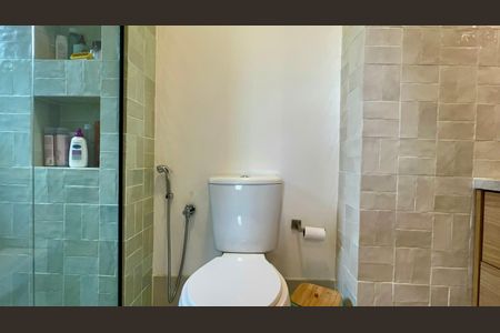 Apartamento para alugar com 70m², 1 quarto e 1 vaga Apartamento para alugar com 70m², 1 quarto e 1 vagaBanheiro da Suíte