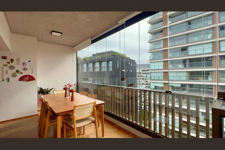 Apartamento para alugar com 70m², 1 quarto e 1 vaga Apartamento para alugar com 70m², 1 quarto e 1 vagaVaranda