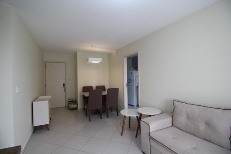 Apartamento para alugar com 68m², 2 quartos e 1 vagaSala