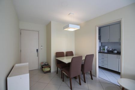 Apartamento para alugar com 68m², 2 quartos e 1 vagaSala