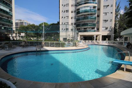 Apartamento para alugar com 68m², 2 quartos e 1 vagaPiscina