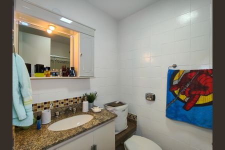 Apartamento à venda com 82m², 2 quartos e 1 vagaBanheiro Corredor