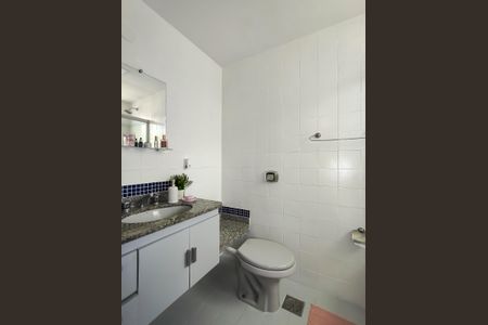 Apartamento à venda com 82m², 2 quartos e 1 vagaBanheiro da Suíte