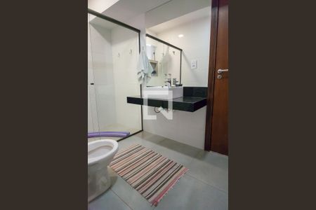 Casa de condomínio à venda com 1000m², 4 quartos e 4 vagas Casa de condomínio à venda com 1000m², 4 quartos e 4 vagasBanheiro home office 1/2