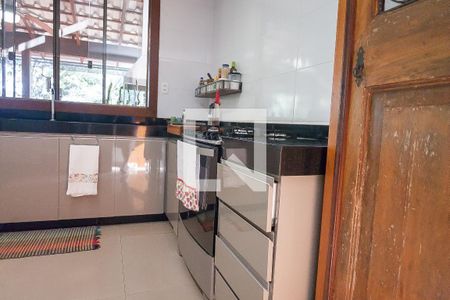 Cozinha de casa de condomínio à venda com 4 quartos, 1000m² em Retiro do Chalé, Brumadinho