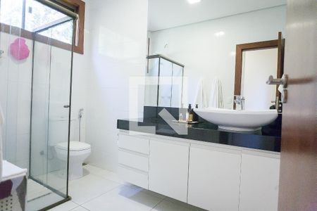 Casa de condomínio à venda com 1000m², 4 quartos e 4 vagas Casa de condomínio à venda com 1000m², 4 quartos e 4 vagassuite 1 / master - banheiro