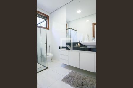 Casa de condomínio à venda com 1000m², 4 quartos e 4 vagas Casa de condomínio à venda com 1000m², 4 quartos e 4 vagassuite 1 / master - banheiro