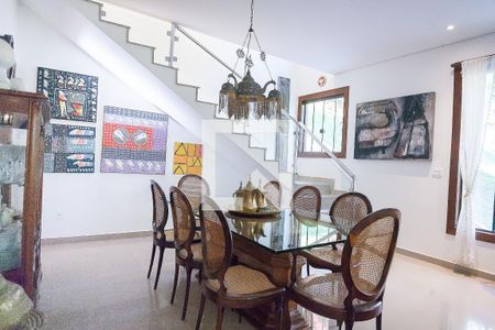Casa de condomínio à venda com 1000m², 4 quartos e 4 vagas Casa de condomínio à venda com 1000m², 4 quartos e 4 vagasSala de Jantar