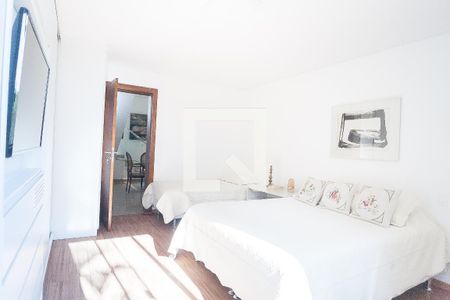 Casa de condomínio à venda com 1000m², 4 quartos e 4 vagas Casa de condomínio à venda com 1000m², 4 quartos e 4 vagassuite 2