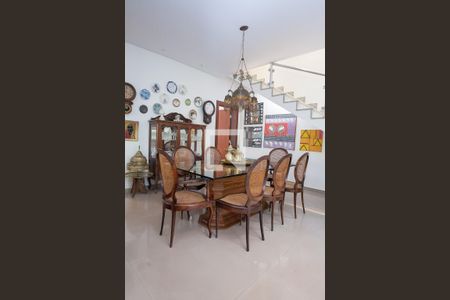 Casa de condomínio à venda com 1000m², 4 quartos e 4 vagas Casa de condomínio à venda com 1000m², 4 quartos e 4 vagasSala de Jantar