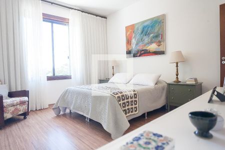 Casa de condomínio à venda com 1000m², 4 quartos e 4 vagas Casa de condomínio à venda com 1000m², 4 quartos e 4 vagassuite 1 / master